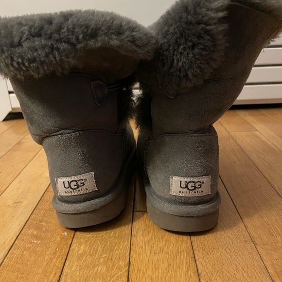 Grey Bailey Uggs size 6 - Picture 2 of 4